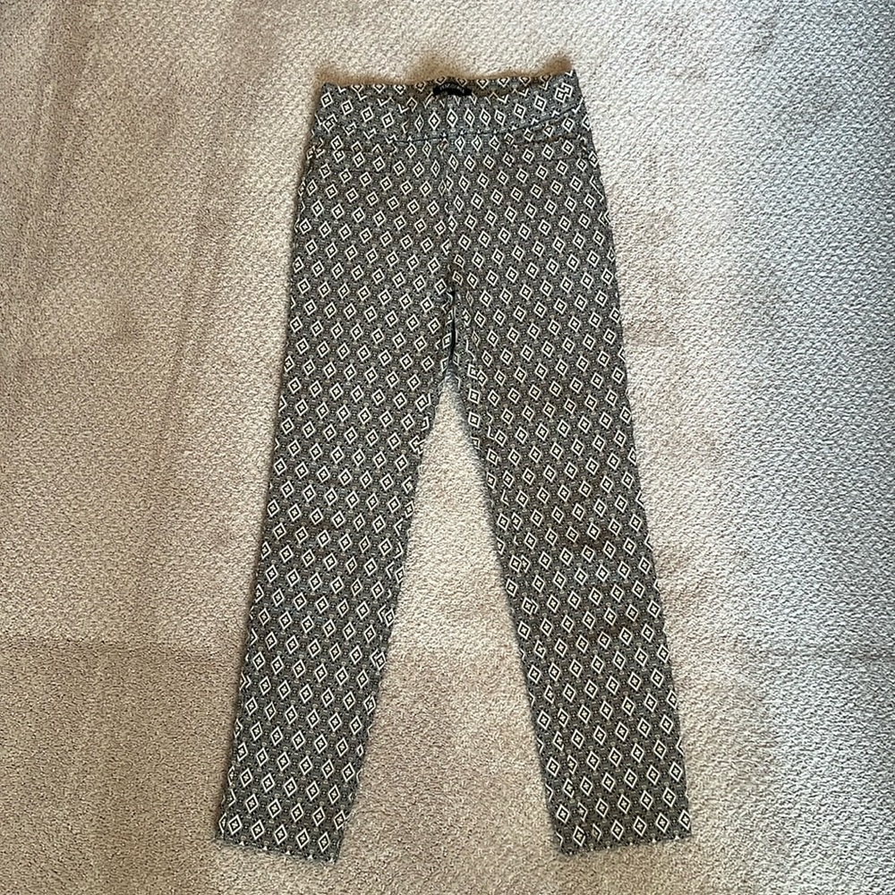 Patterned capri pants, size 2